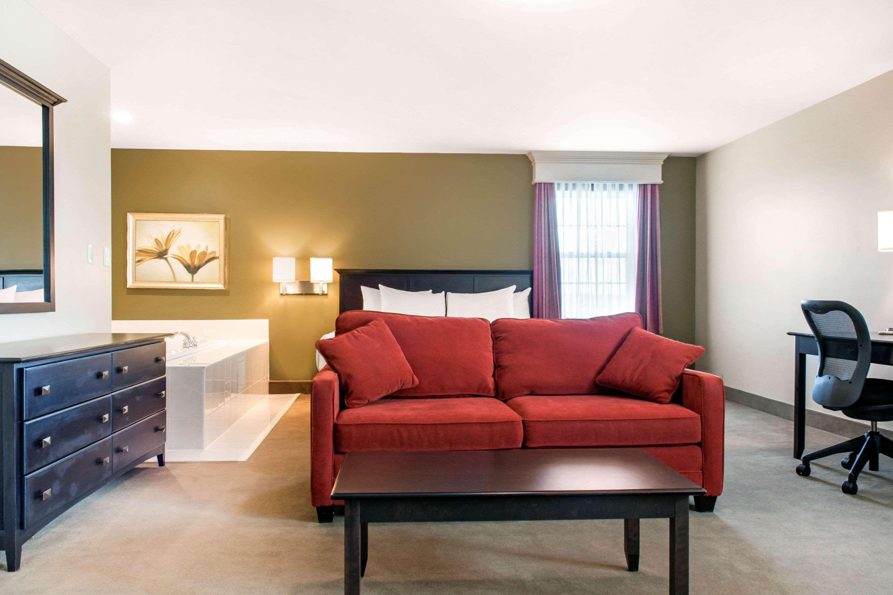 Quality Inn & Suites Quispamsis Rothesay Exteriör bild
