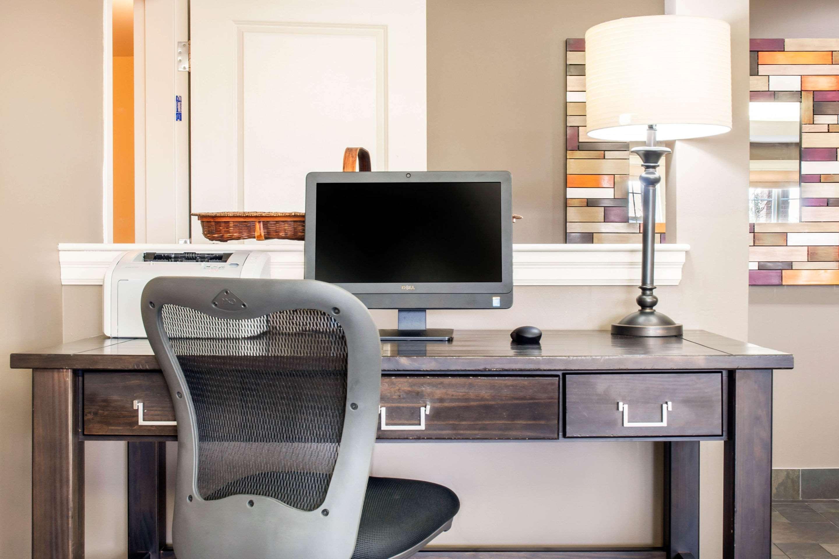 Quality Inn & Suites Quispamsis Rothesay Exteriör bild