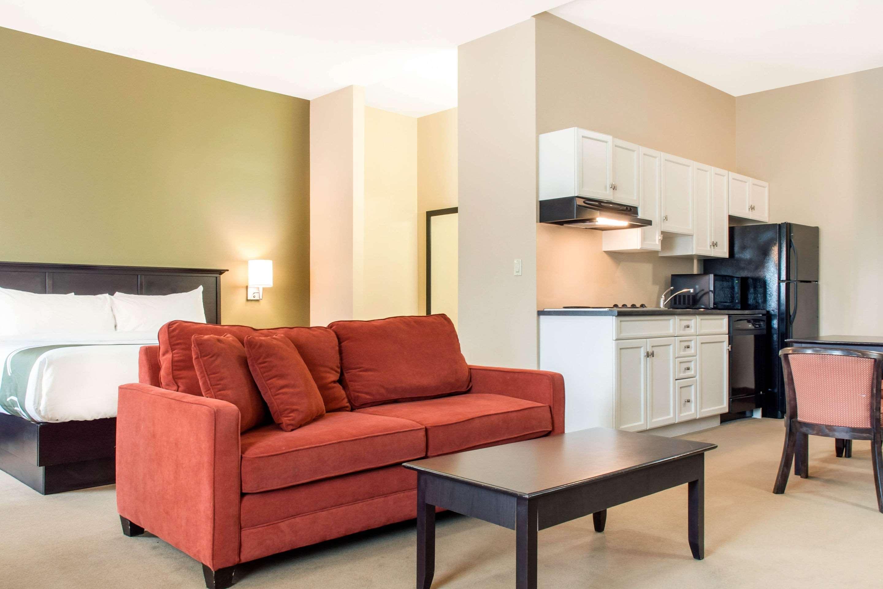 Quality Inn & Suites Quispamsis Rothesay Exteriör bild