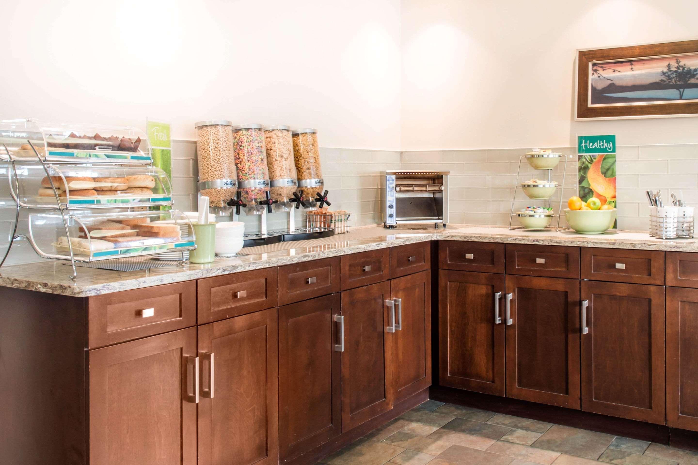 Quality Inn & Suites Quispamsis Rothesay Exteriör bild