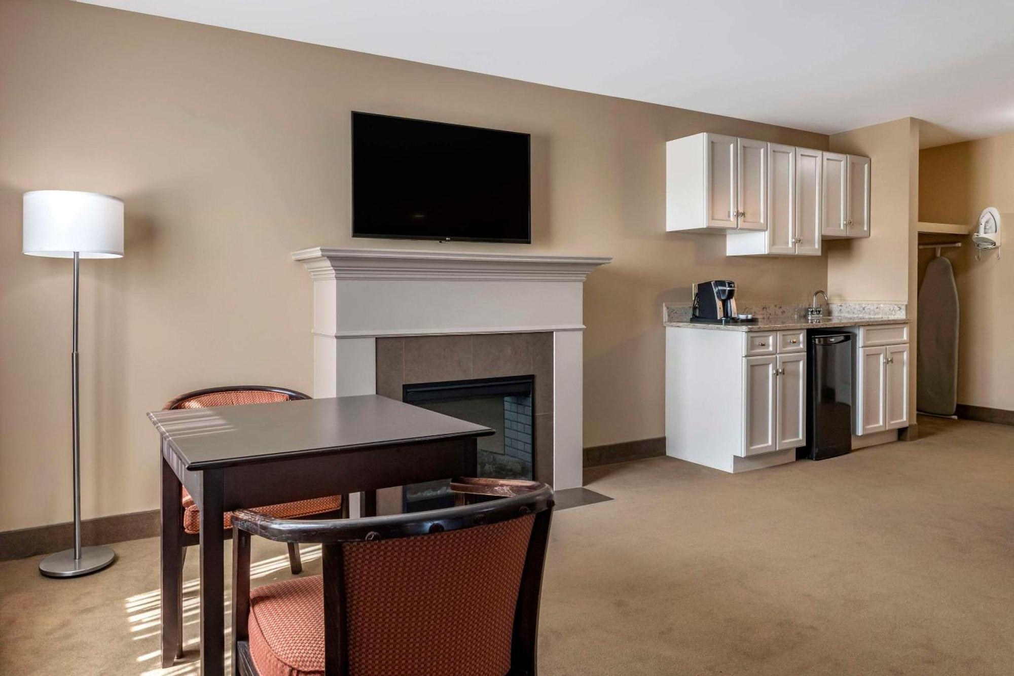 Quality Inn & Suites Quispamsis Rothesay Exteriör bild