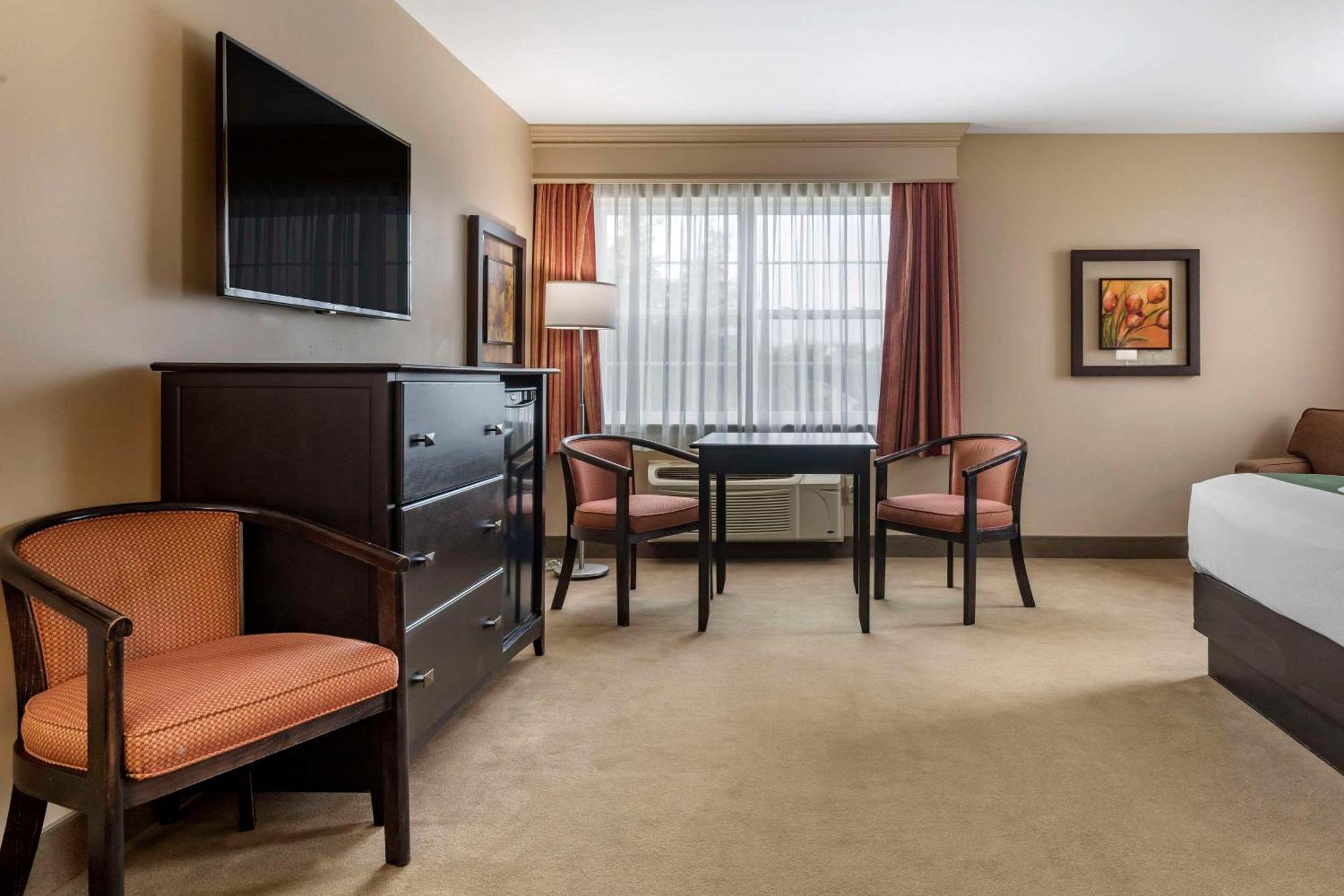 Quality Inn & Suites Quispamsis Rothesay Exteriör bild