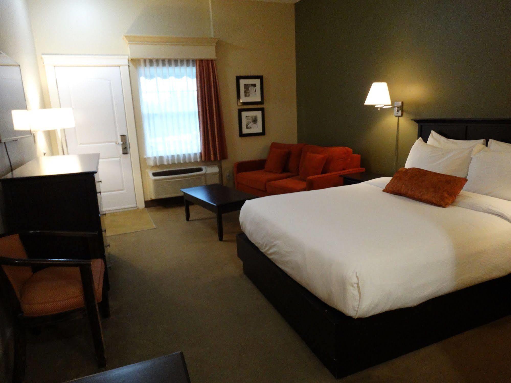 Quality Inn & Suites Quispamsis Rothesay Exteriör bild